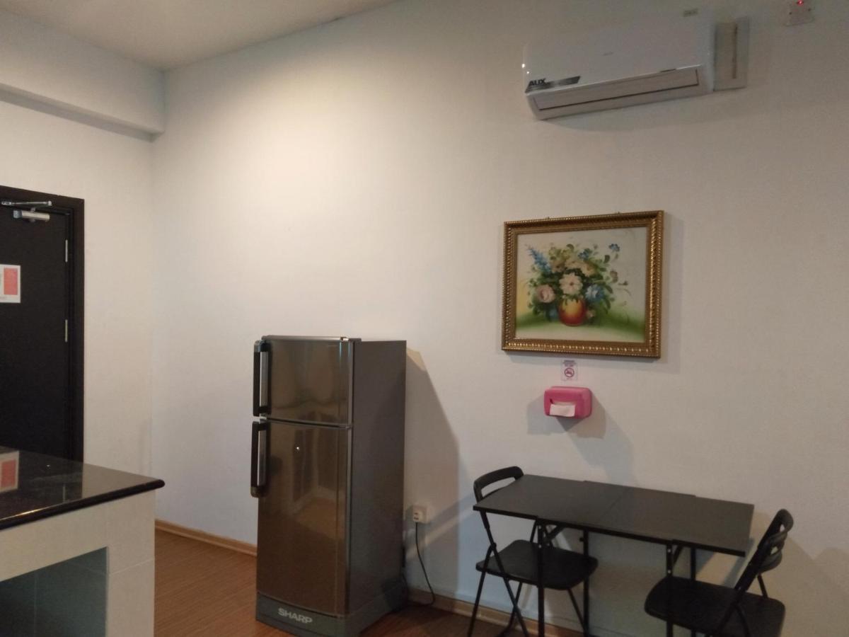 Ginasuite Kompleks27 Hotel Бандар-Сері-Бегаван Екстер'єр фото