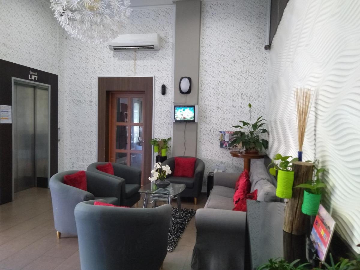 Ginasuite Kompleks27 Hotel Бандар-Сері-Бегаван Екстер'єр фото