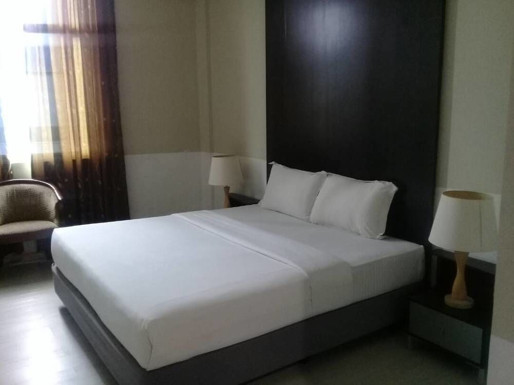 Ginasuite Kompleks27 Hotel Бандар-Сері-Бегаван Екстер'єр фото