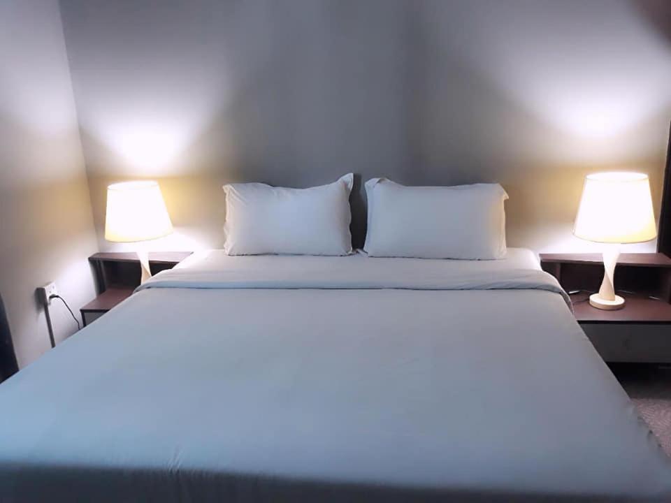 Ginasuite Kompleks27 Hotel Бандар-Сері-Бегаван Екстер'єр фото