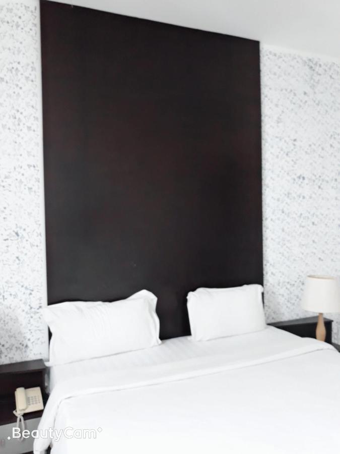 Ginasuite Kompleks27 Hotel Бандар-Сері-Бегаван Екстер'єр фото